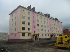 Рустэм Хамитов осмотрел в Туймазах новый жилой дом для ветеранов, детей-сирот и бюджетников
